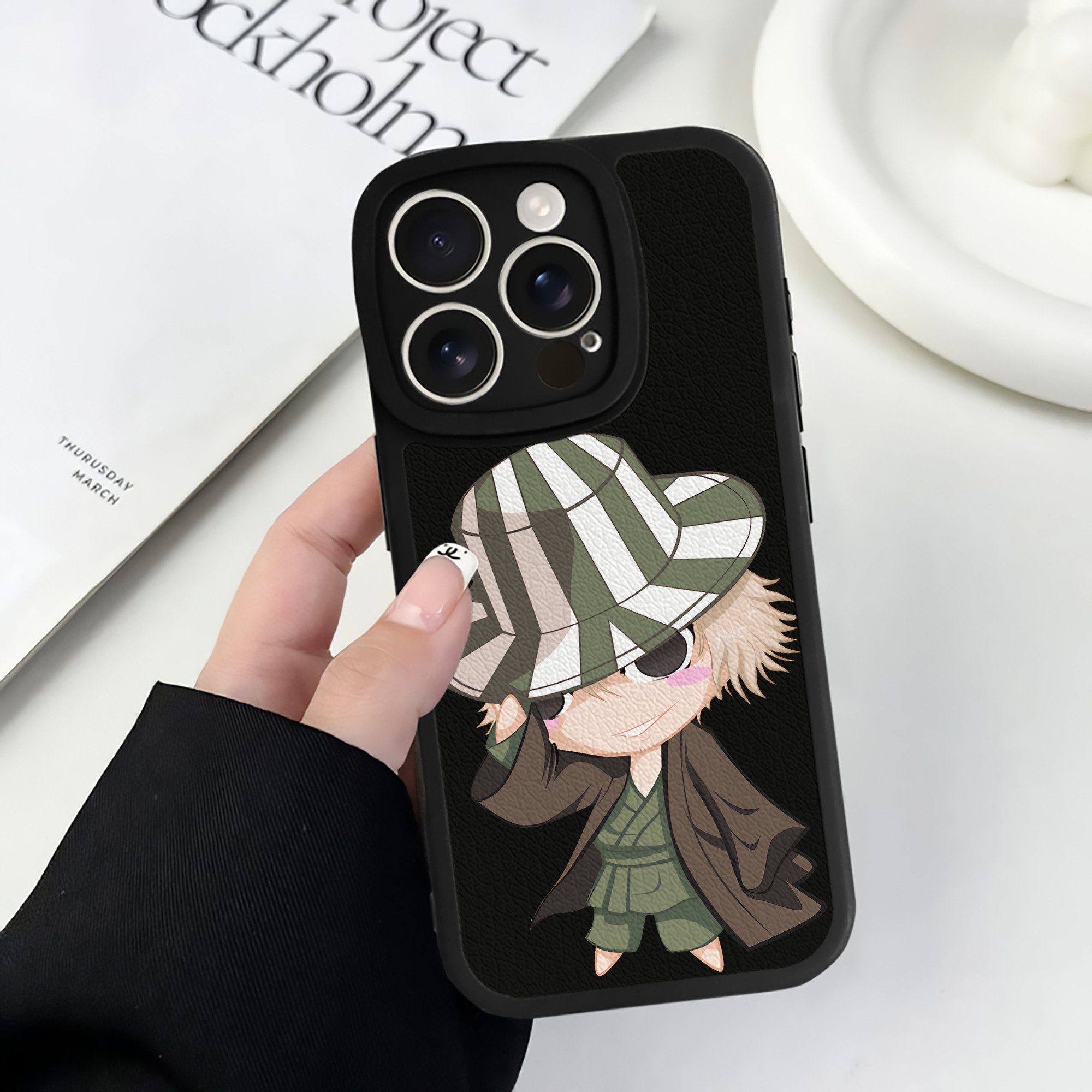 （画像用） "ブリーチ 浦原 喜助（うらはら きすけ） BLEACH Urahara Kisuke " 【iPhone 16シリーズ対応】シリコンスマホケース（レザー調） 材質：シリコン
